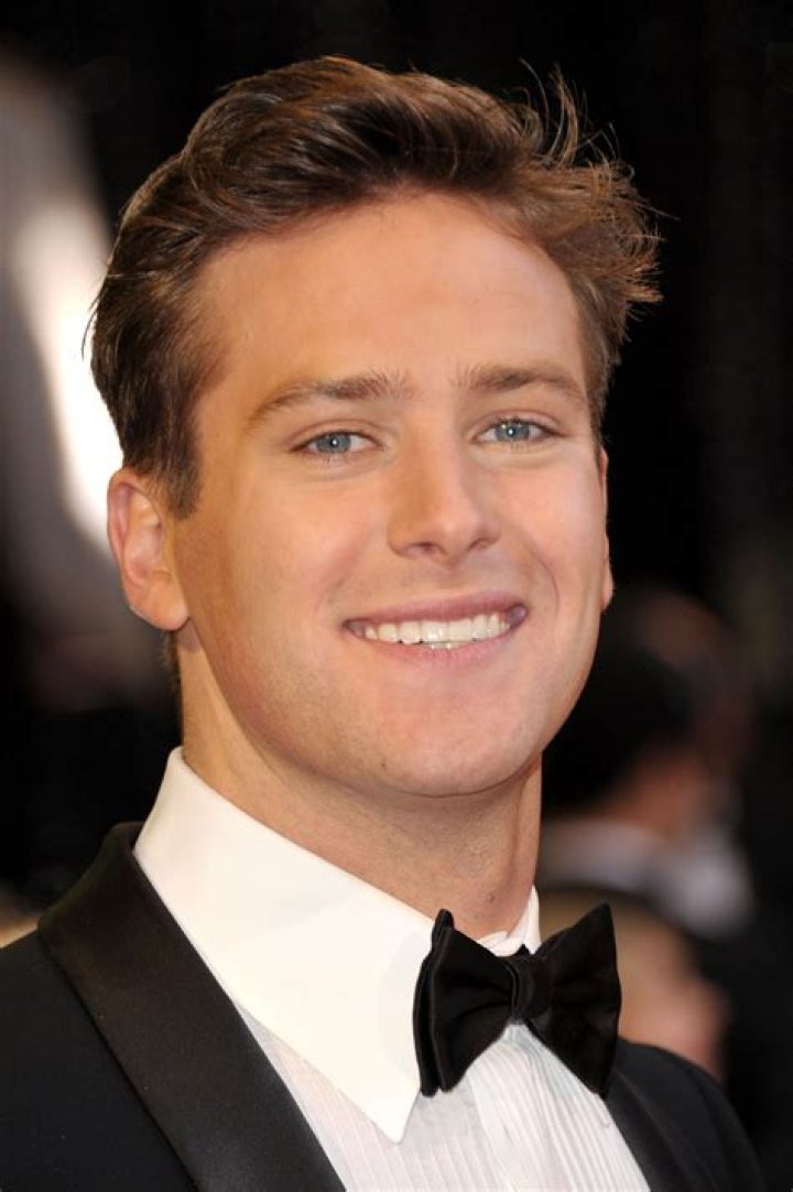 Are Elizabeth Chambers and Armie Hammer still married? 1 Armie Hammer