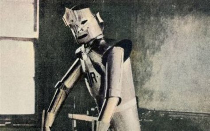 Gurrens robot appears for the first time