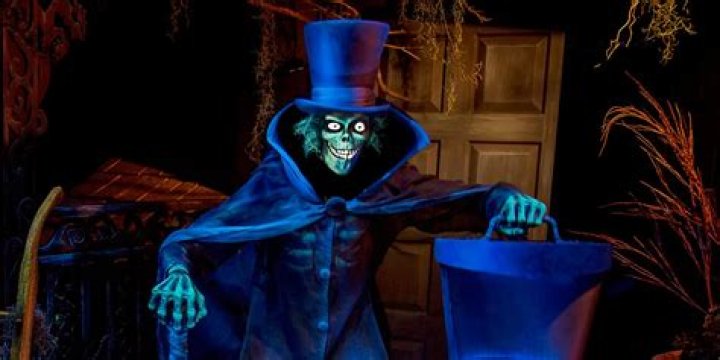 haunted mansion hatbox ghost