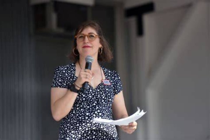 Mayim Bialik Mayim Bialik