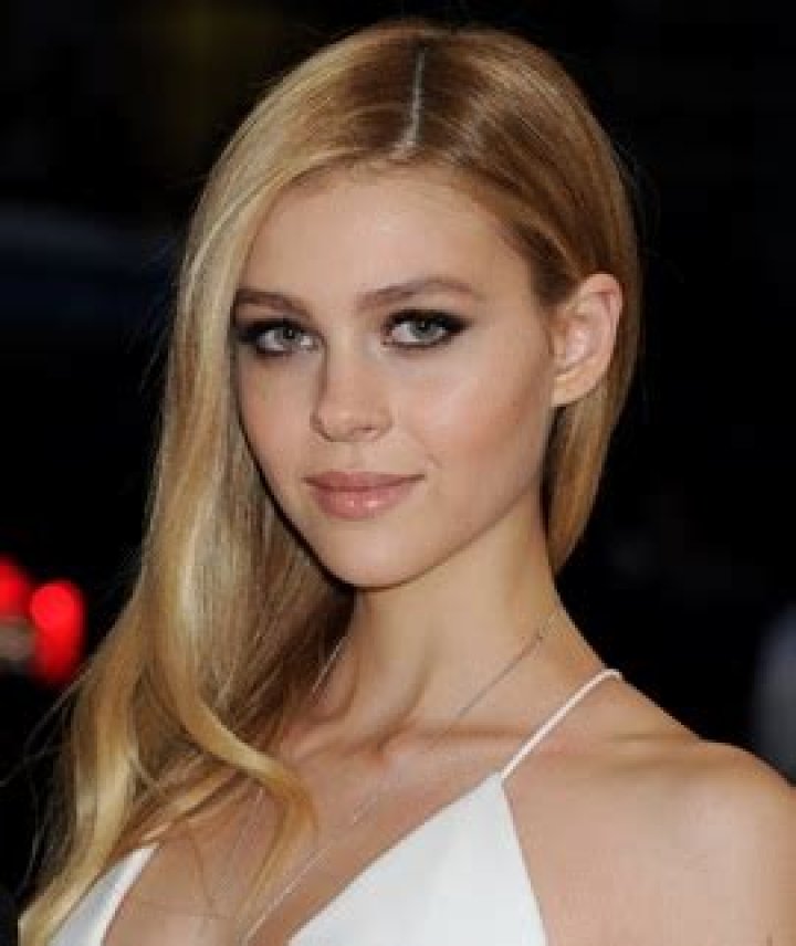 Nicola Peltz Bra Size, Age, Weight, Height, Measurements