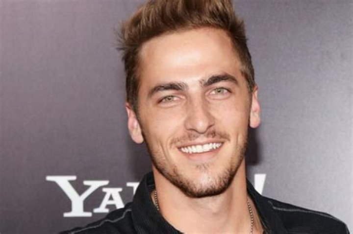 Singer Kendall Schmidt
