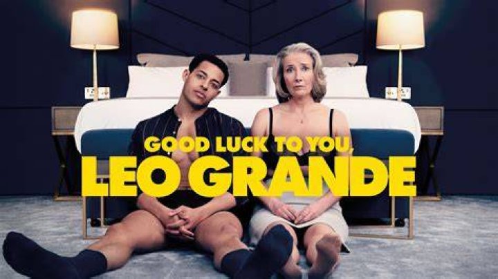 Who plays Leo Good Luck Charlie?