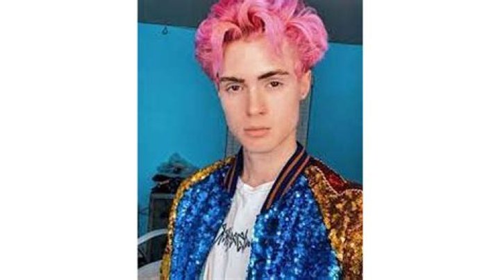 ZacharyZaxor Biography